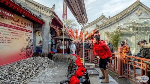  国内首个非遗美食的主题街区，位于魏征府邸旧址，摔碗酒从这火的