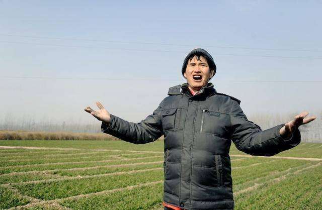 大衣哥搬到城里，少了這個“搖錢樹”，村里的人不淡定了