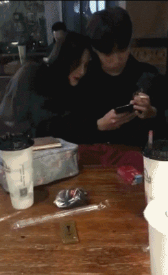 |搞笑GIF:生活不允许你在它面前嘚瑟