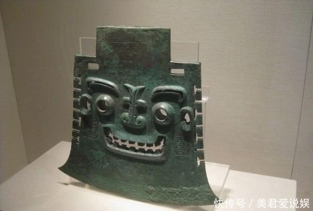  恐怖|古墓出土两件商朝青铜器，面带神秘微笑，专家称阴森而恐怖