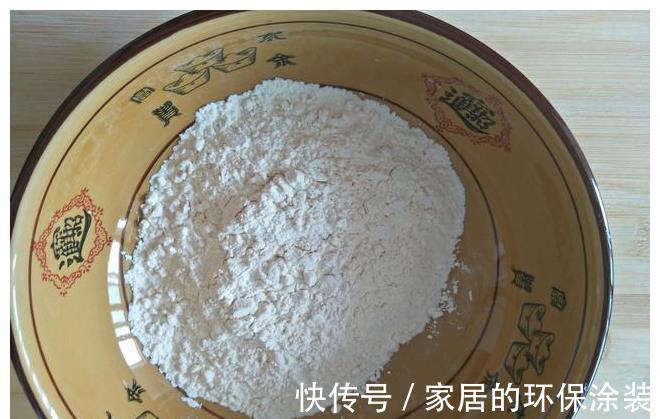 植物油|葱花发面饼的简单做法，外酥里软，全家都爱吃