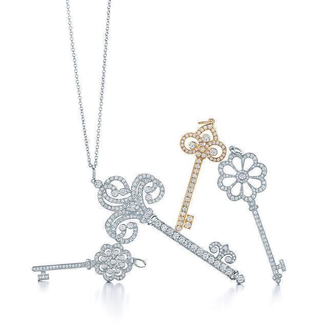 韩剧|最火韩剧《夫妻的世界》,能让女精英都折服的珠宝原来是这些