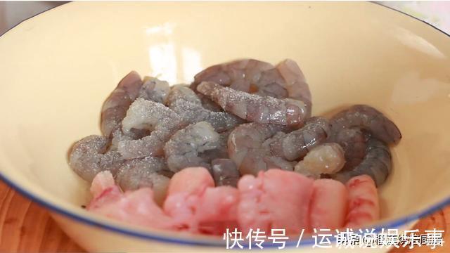 章鱼|虾仁章鱼蟹肉海鲜大咖云集的海鲜饼来了，简单美味口口鲜嫩满足