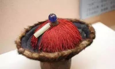 如今|清朝官帽上那颗“顶珠”,如今能值多少钱?说出来没人敢相信!