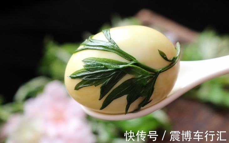艾叶煮鸡蛋|春天,女性朋友要多吃艾叶煮鸡蛋,教你正确做法,汤都不浪费