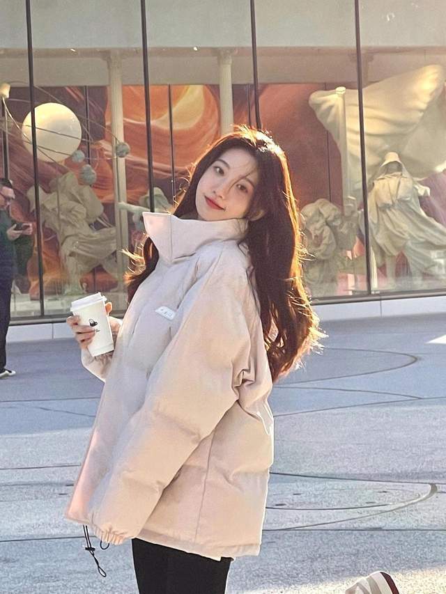 造型 怕冷的小姐姐看过来,保暖又甜美的羽绒服都在这,少女感爆棚