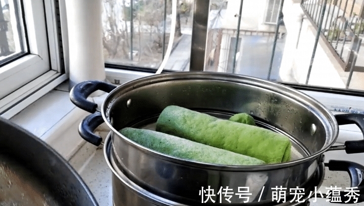 浓郁|分享一道菠菜花生卷的做法,暄软劲道,花生味浓郁,比花卷还好吃