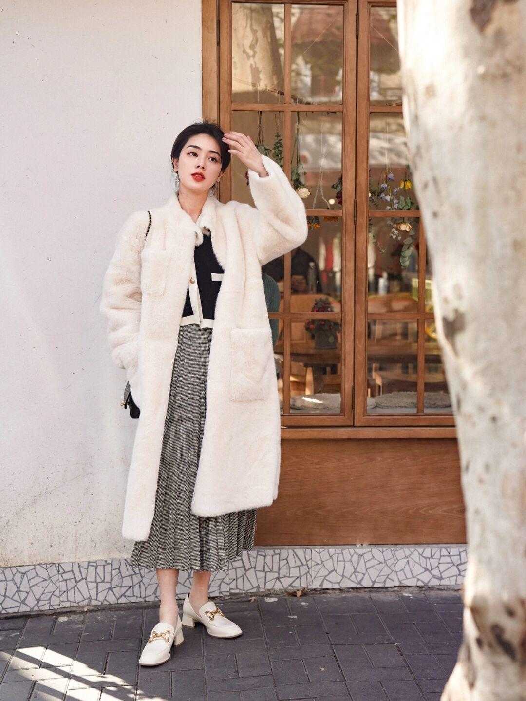 小姐姐 天寒地冻,入手这4款大衣可盐可甜又百变,还保暖,过年穿正好!