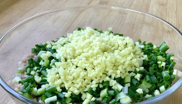 饺子要好吃,调馅最关键,教你饭店不外传的肉馅调法,鲜嫩多汁