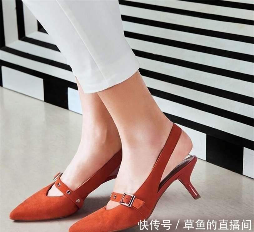 休闲|尖头细跟鞋突出性感线条,具有休闲自在的感觉