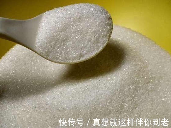 养花高手用一勺白糖,就能养出一片花海,其实我们也可以