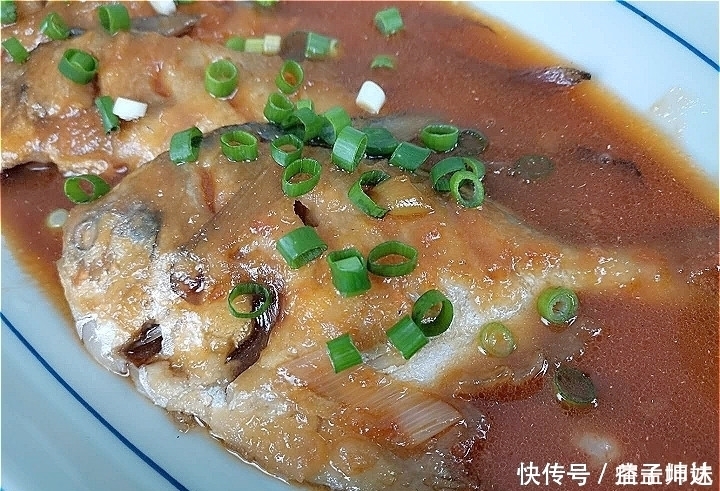 不管炖什么鱼,别再加醋了!试试新做法,肉质鲜嫩没腥味,太香了