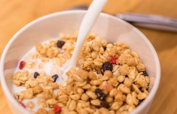 血脂高，如何让血脂降下来？医生为你总结4招，不妨试一试