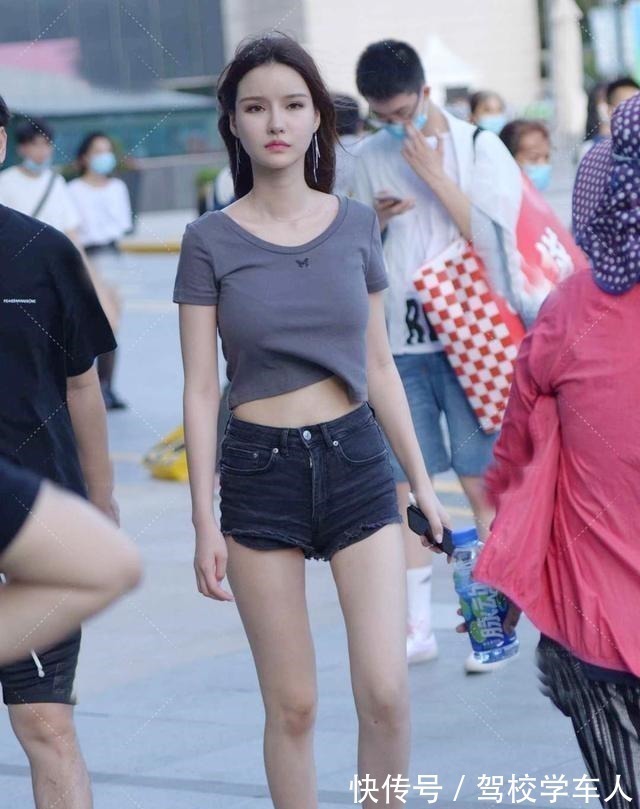 女人 打底裤最体现女人的优雅气质,简单而时尚的美感,值得一试!