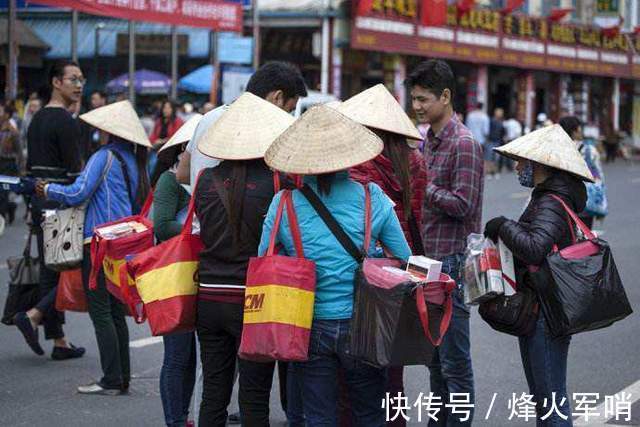 中国游客|挂满不欢迎中国游客的标语，如今招架不住惩戒，赶忙向中方道歉