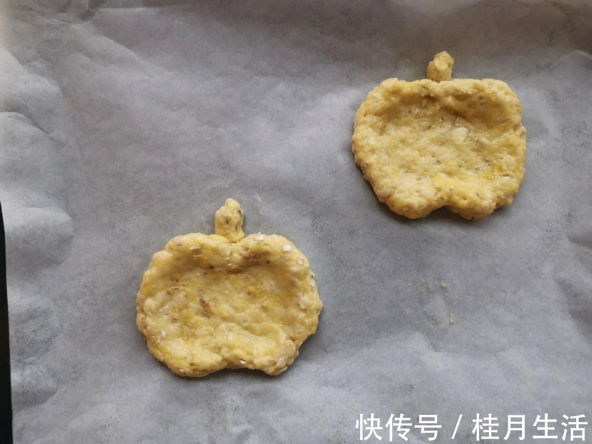 泡打粉|红酒煮苹果，做道好看又好吃的甜品，一个烤箱就搞定