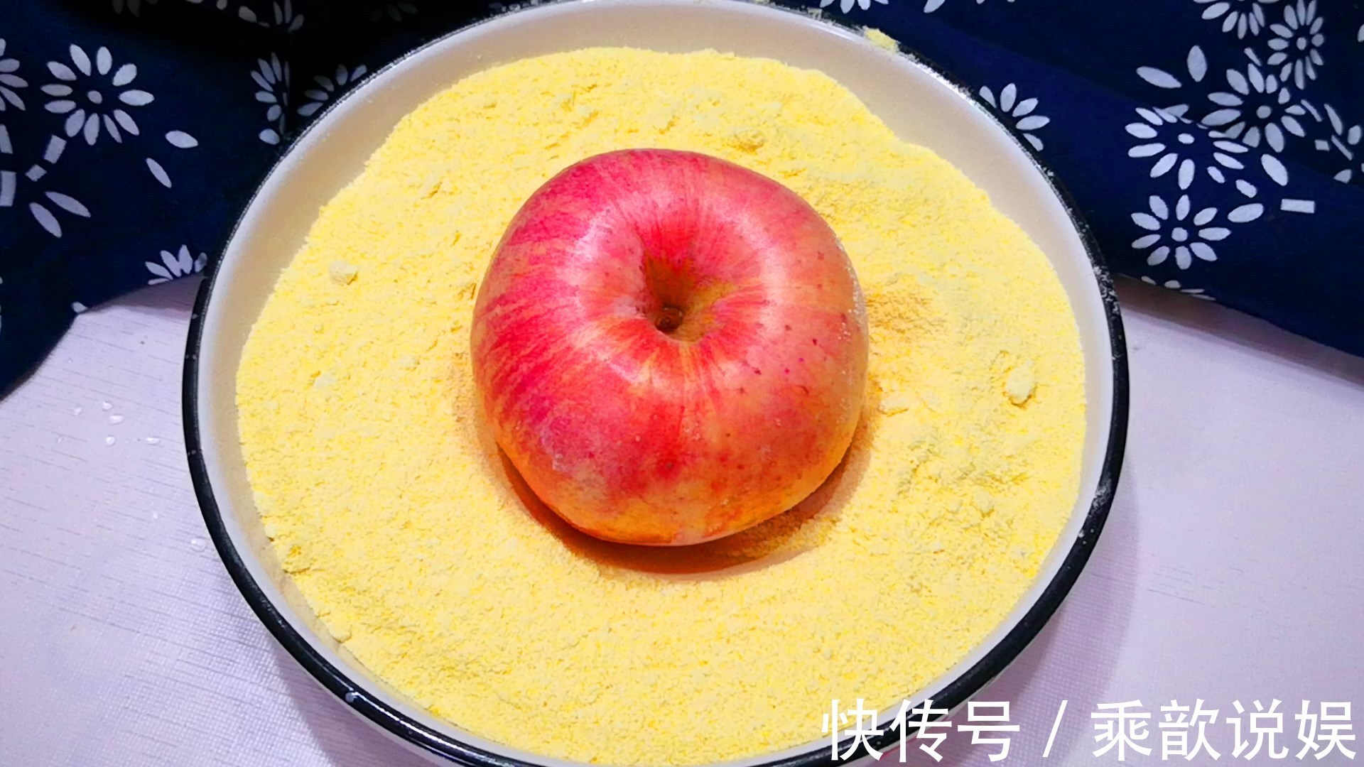 玉米面又出新吃法，我家早餐隔三差五吃，比油条简单，比包子香