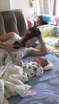 |搞笑GIF趣图:大爷,你这酒喝一口应该可以延寿百年吧