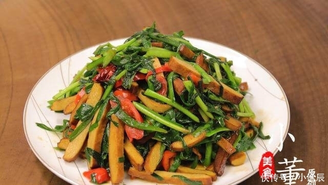 下饭|1把韭菜,1块香干,做法简单,5分钟就学会,开胃又下饭
