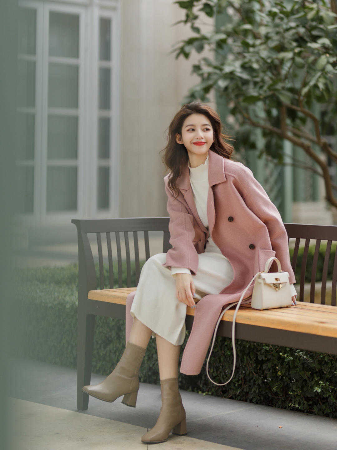 大衣|气质女人都爱“廓形大衣”,这么搭优雅显气质,微胖也能穿