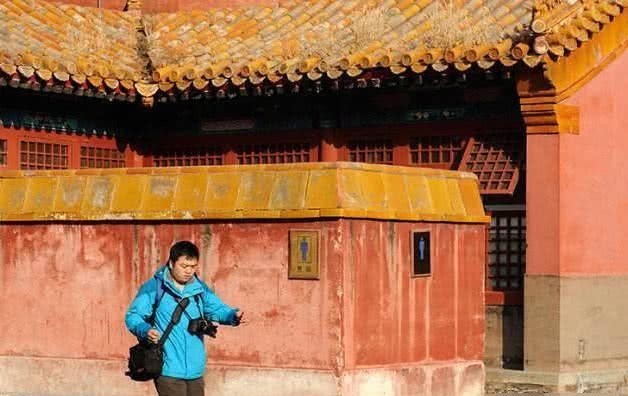 故宫9000多房间,为何没有1间厕所?皇帝想上厕所怎么办?