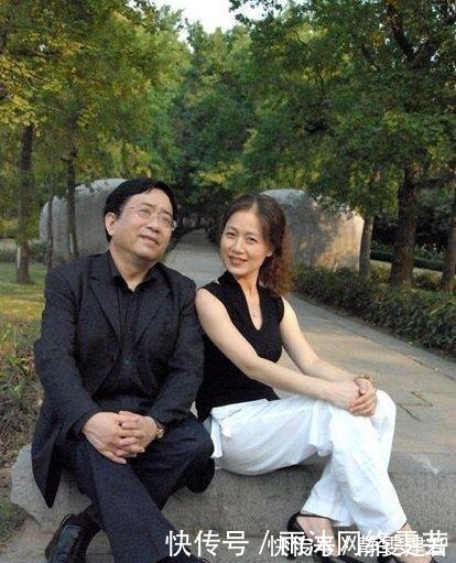 真面目!余秋雨的真面目,究竟是什么?陈丹青的评价,不及老梁一针见血