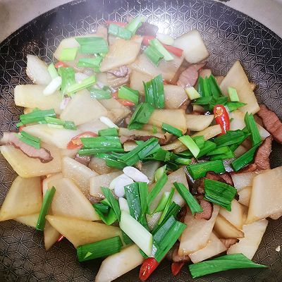 腊肉烧萝卜