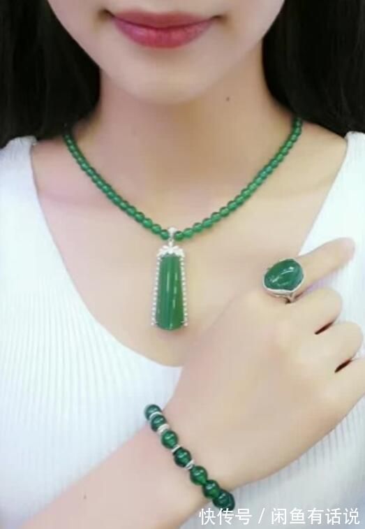 饰品 真正有“贵气感”的女人,很少戴这3种首饰,容易拉低档次显土气