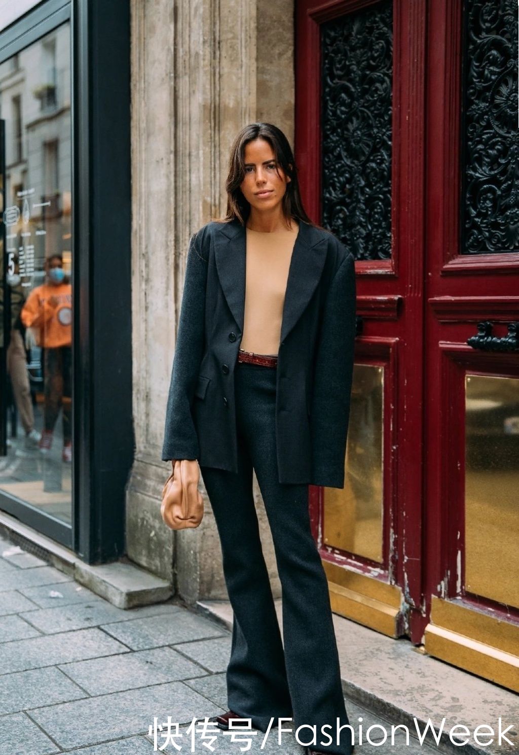 冬天怎么选裤装？跟着小编来买，立即拥有大长腿