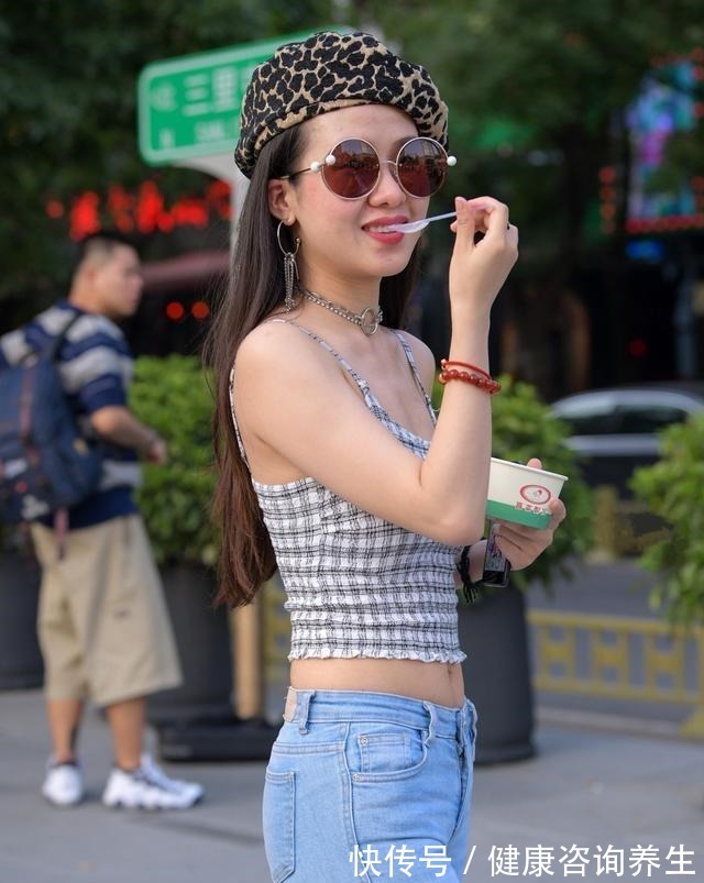 打底裤 格纹心机吊带搭配牛仔打底裤,成熟优雅,动人不失女人味!