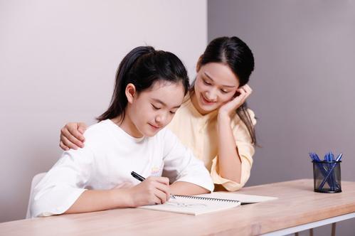 经济|生娃后开销大,宝妈一旦养成三个习惯,明眼人一看就知道“缺钱”