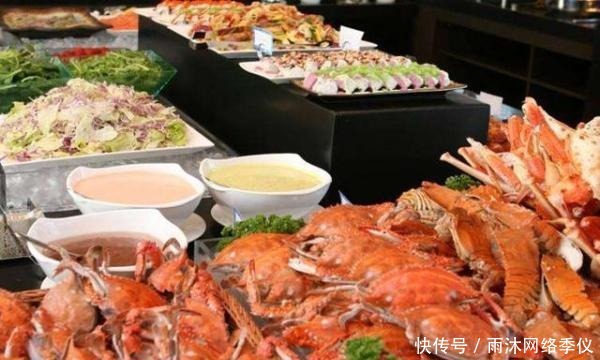 自助餐|男子吃自助餐获“天价”罚款,却淡定付钱离开,老板钱还你