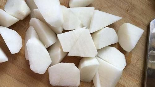 一炖|白萝卜和它一起炖,上锅炖一炖,暖胃养胃,营养互补,全身都暖和