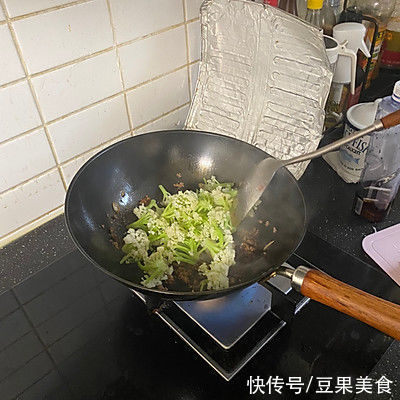 菜花炒肉沫这么好吃，大饭店的经常这么做，