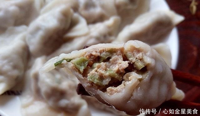  冷天，我常买它包饺子，泡好切碎拌进肉馅里，脆嫩鲜美，吃着真香