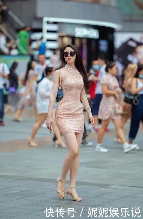 端庄|小家碧玉的穿搭,令小姐姐显得尤为典雅端庄,显得娇美!