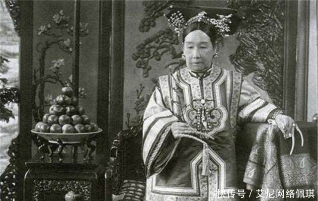 养生|揭秘:慈禧为了养生都做过什么?洗脚都要4个宫女伺候!