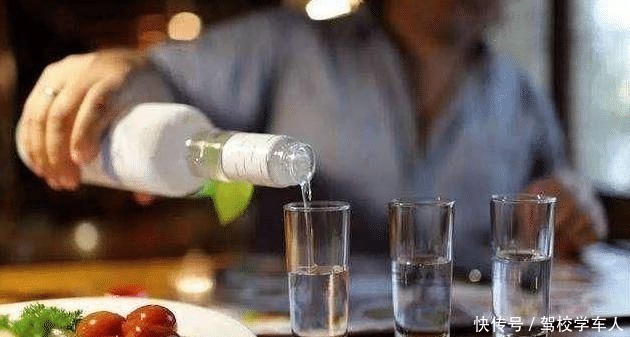 发现4种“尴尬白酒”,酒厂堆成山,廉价无人问,却是良心好酒