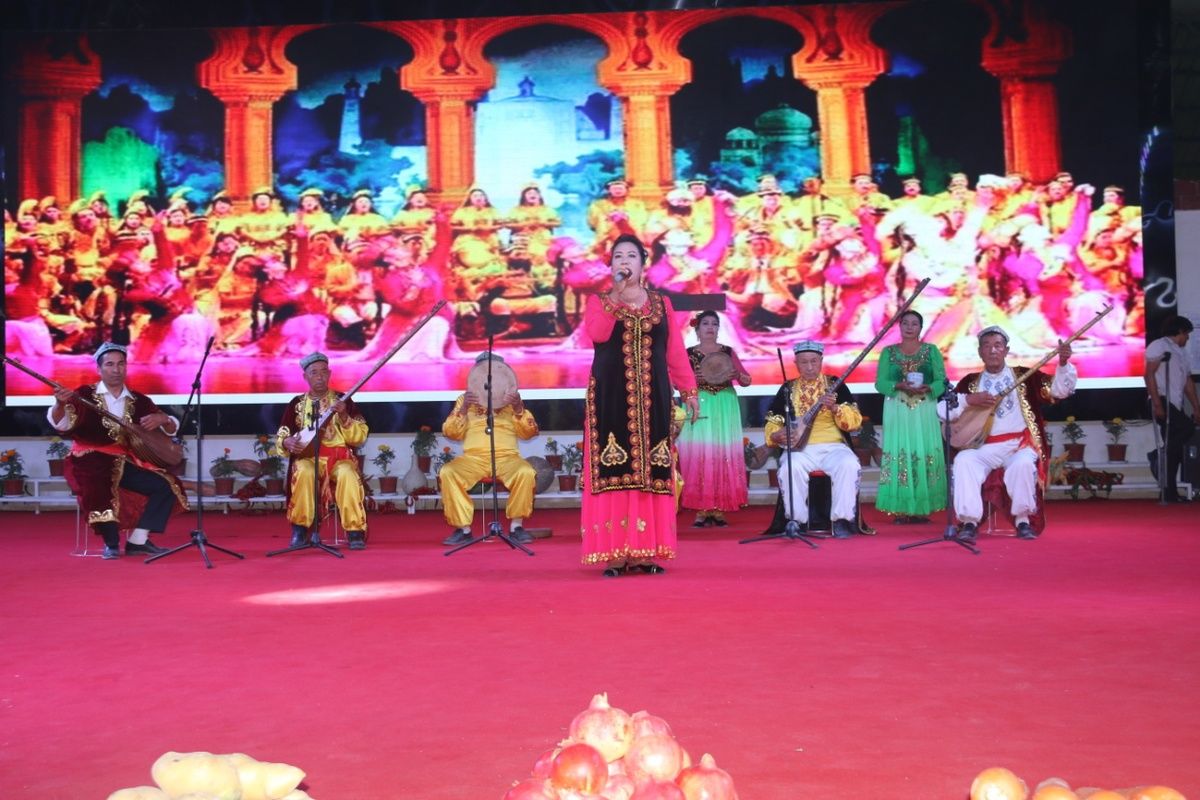 国庆！库车市齐满镇“迎丰收庆国庆”丰收联欢晚会暨齐满三宝美食街开业庆典