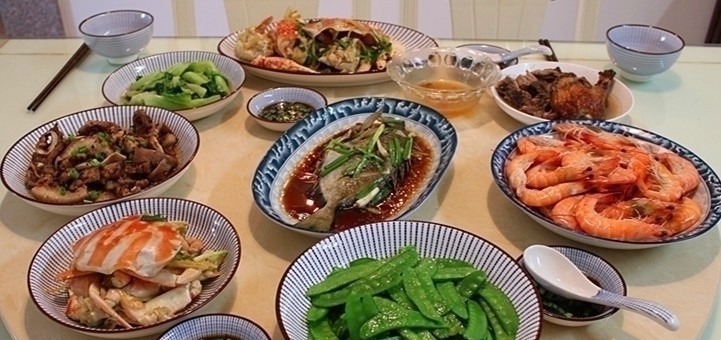 在家做饭就是实惠，一桌菜花了不到150，在外面吃至少要600块