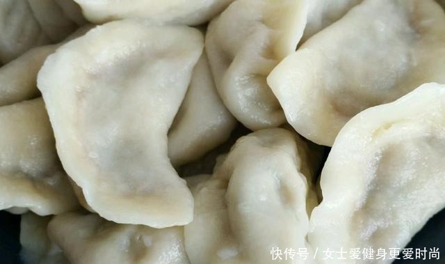  喜欢|无论包什么馅饺子，这两种东西不能加，不少人喜欢放，难怪不好吃