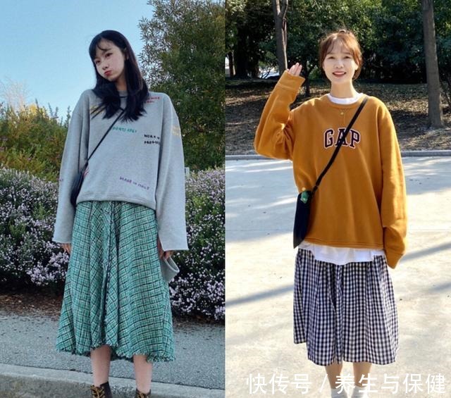 小白裙 讲真,卫衣下面要少穿裤子,今年流行这样穿,减龄显嫩,值得学习!