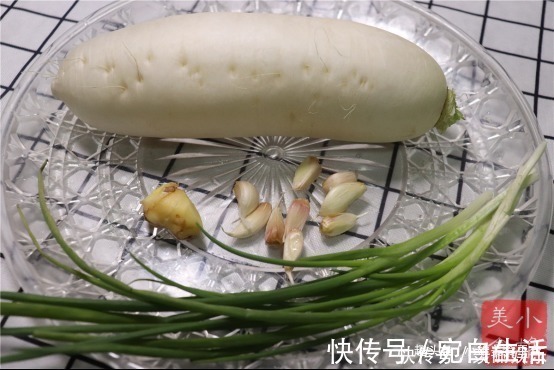 这才是萝卜丸子正确的做法，不用煮不用炸，出锅比吃肉还过瘾