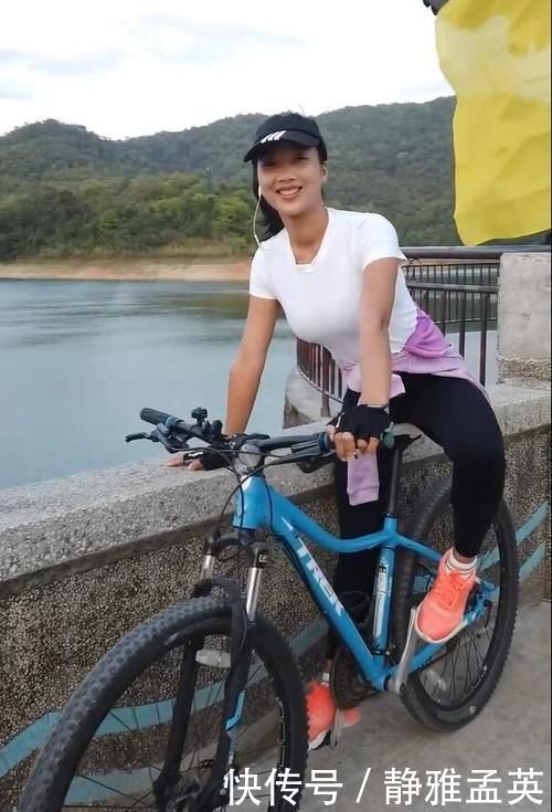 户外的运动系女神,穿上T恤 瑜伽裤,外表鲜明抢镜!