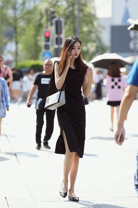 穿搭 连衣裙+高跟鞋过时了!聪明女人早已爱上平底鞋,减龄百搭又舒适