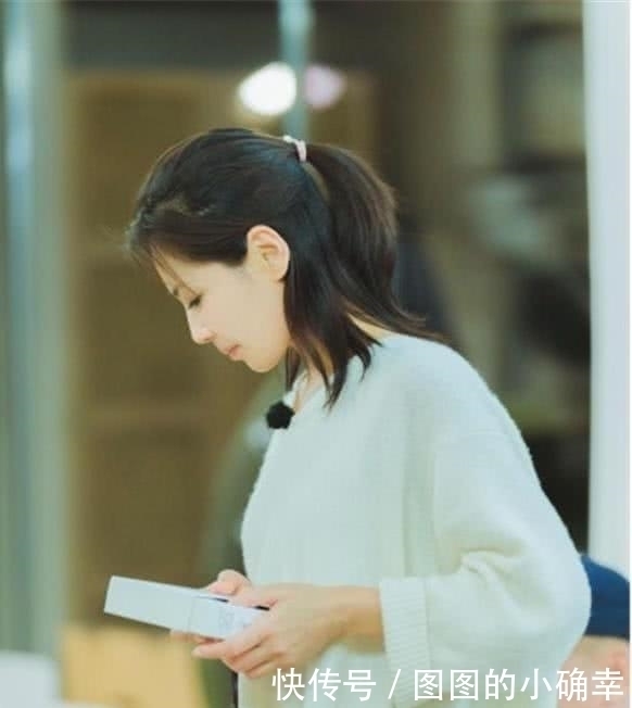 锁骨|三四十岁的女人,如果你是黑色头发,建议这3款发型,减龄有气质