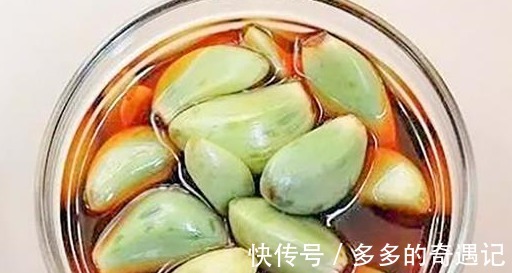 腌制|腌制腊八蒜,最忌讳直接放醋,多加1步,蒜又脆又香,隔天就翠绿!