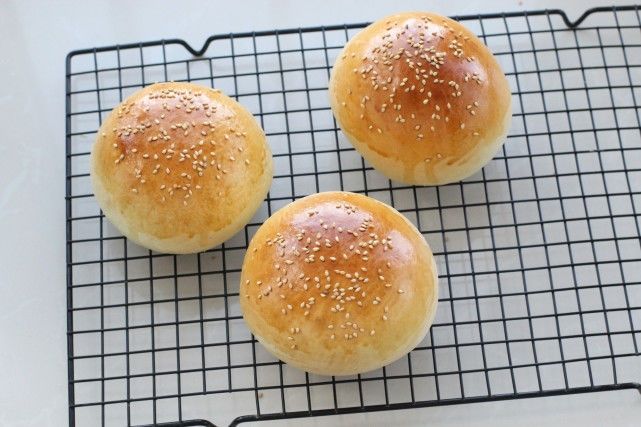 学会怎么做汉堡胚，肉蛋菜随意放，健康营养无添加，完胜肯德基！