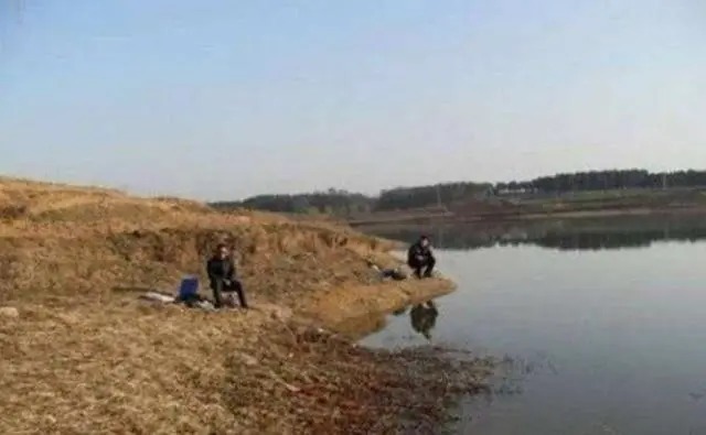 冬天找钓位,老手都避开“三个废点”,不然傻傻等一天