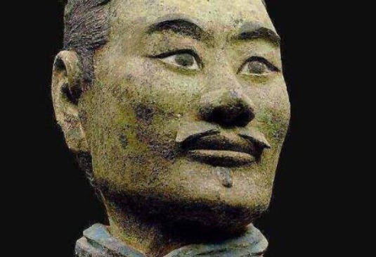 兵马俑当中最特殊的一个,专家看了也很难解释,很少再被展出